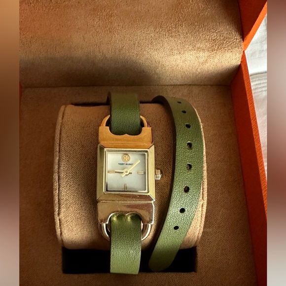 Tory Burch Double T Link Women's Watch w/ a Reversible Leather Strap Wrap Design - Picture 9 of 11